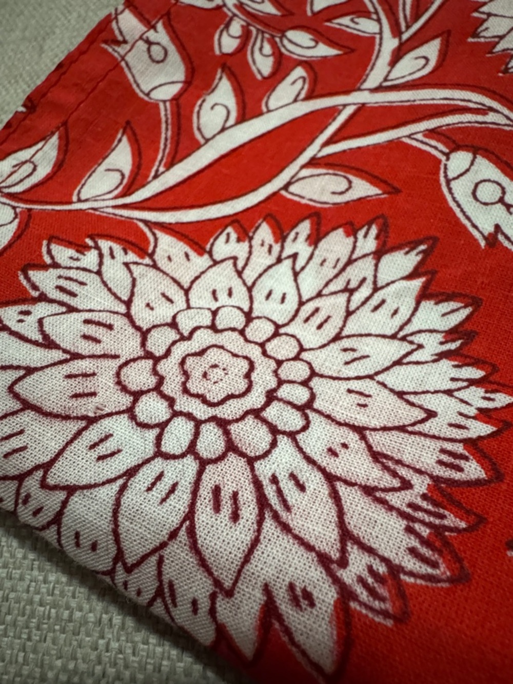 FREE WITH $25 PURCHASE Cotton Blend 16x16 Scarf/Bandana/ Handkerchief-Red/White - Picture 2 of 12